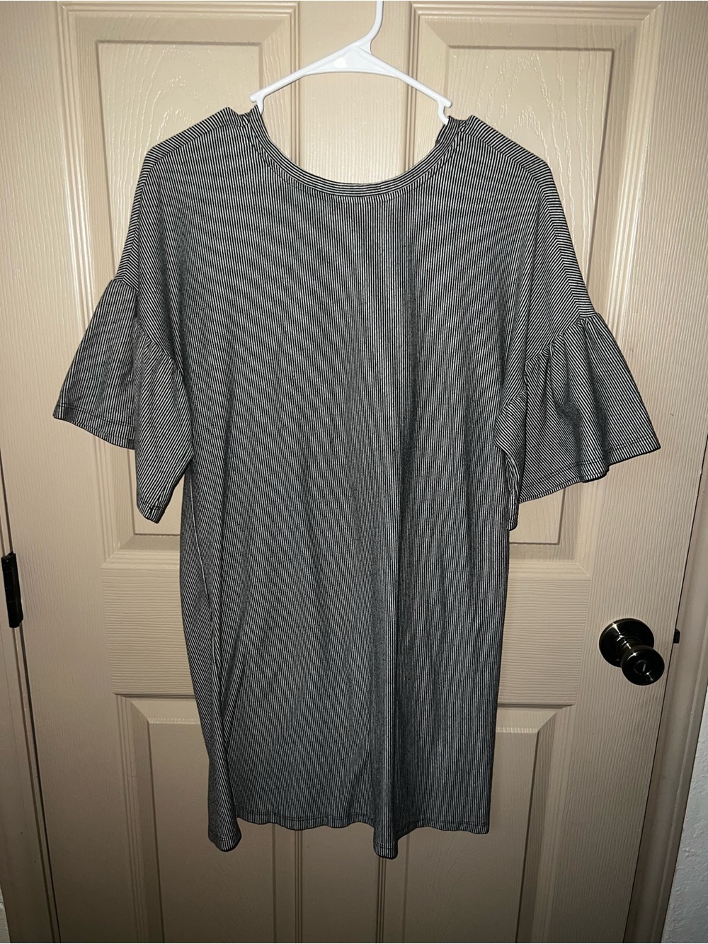 Women's Gray Ruffle Sleeve Top